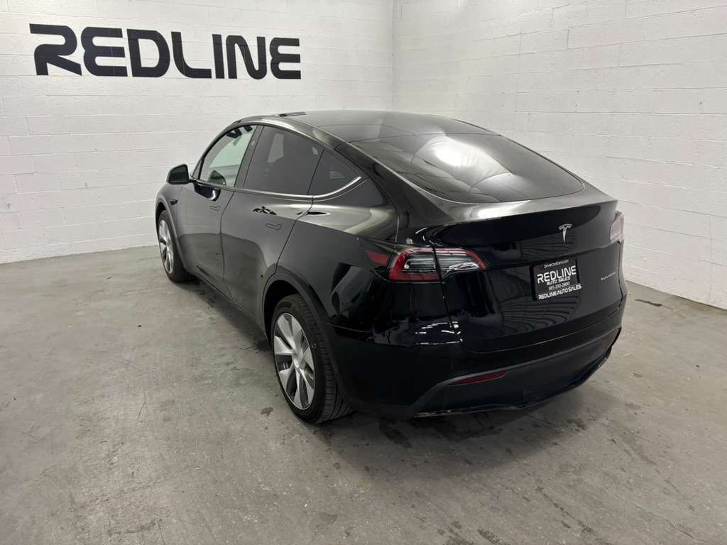 2024 Tesla Model Y Image 9