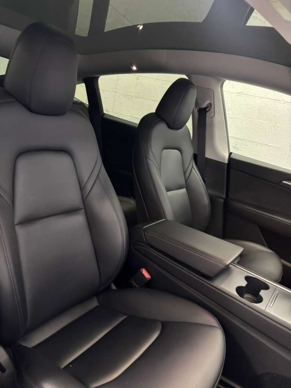 2023 Tesla Model Y Image 5
