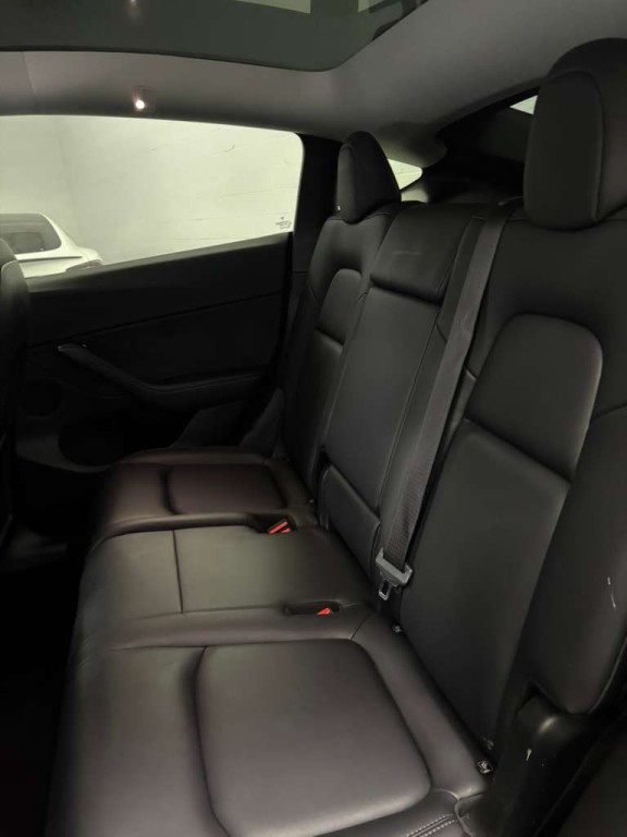 2023 Tesla Model Y Image 6