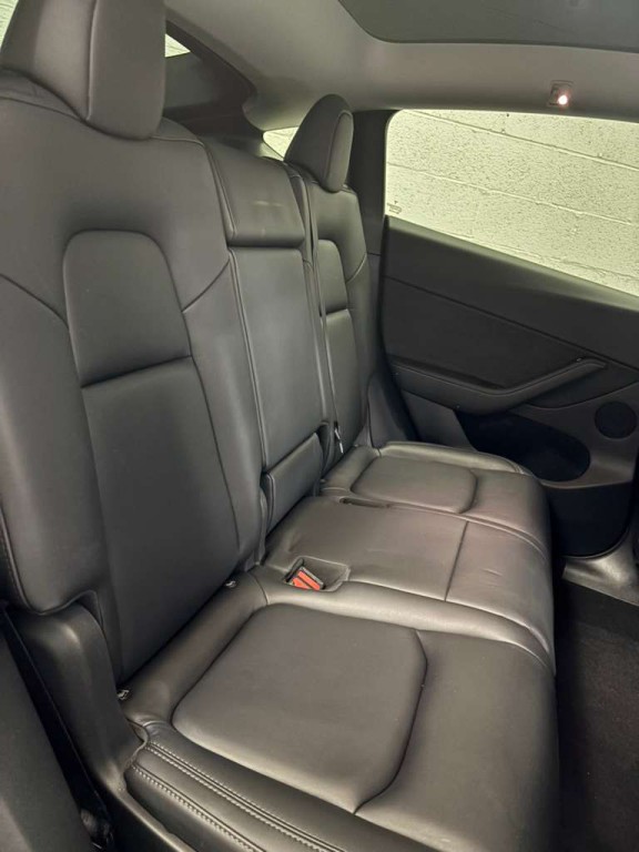 2023 Tesla Model Y Image 7