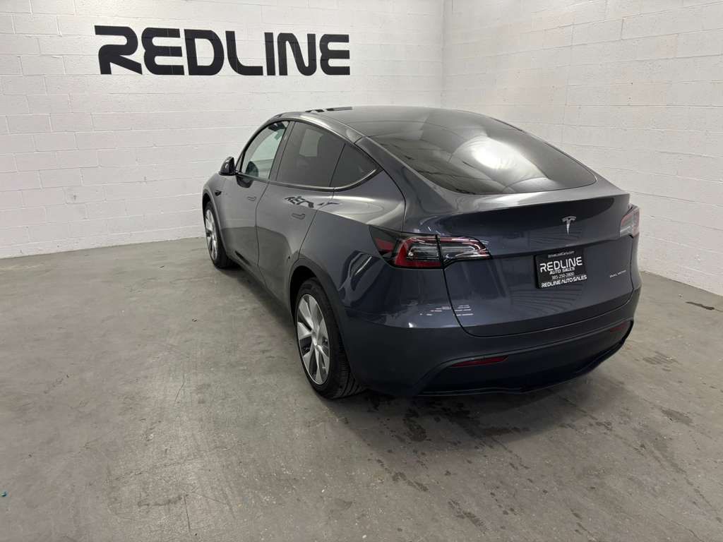 2023 Tesla Model Y Image 10