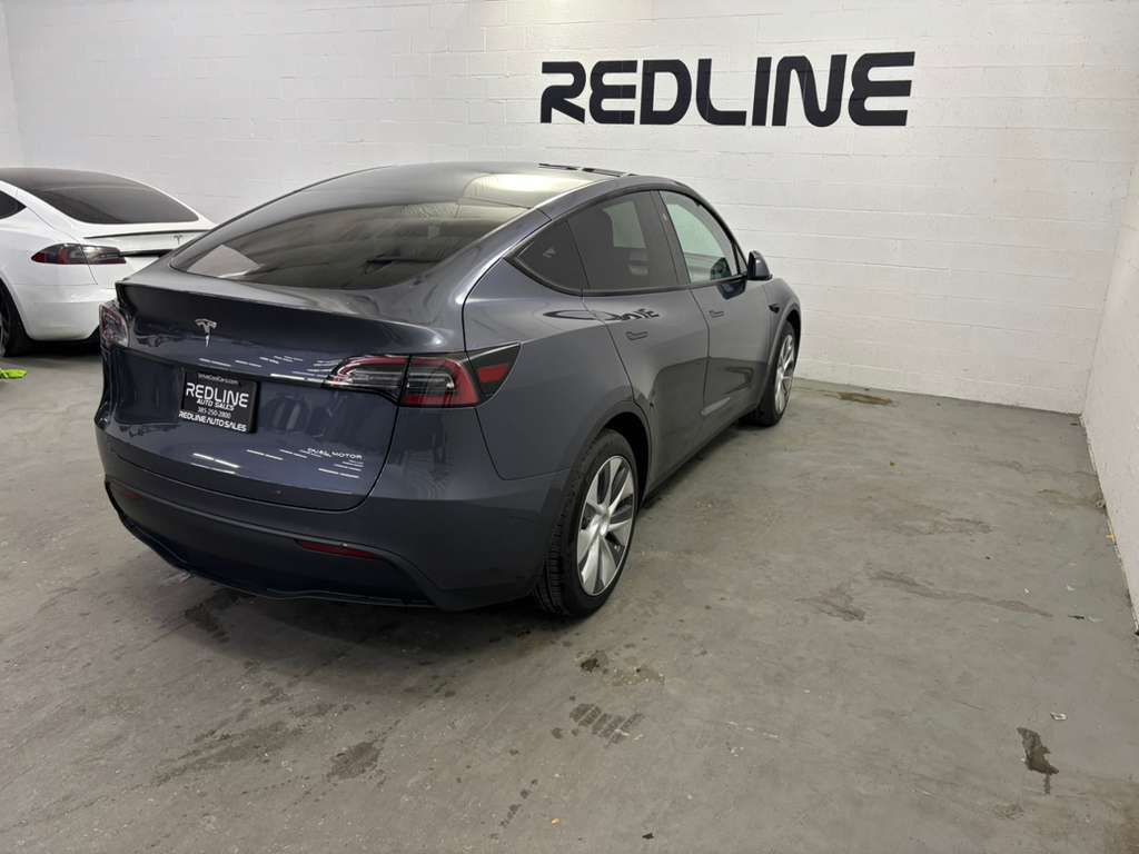 2023 Tesla Model Y Image 11