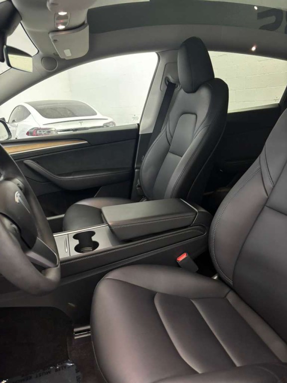 2023 Tesla Model Y Image 4
