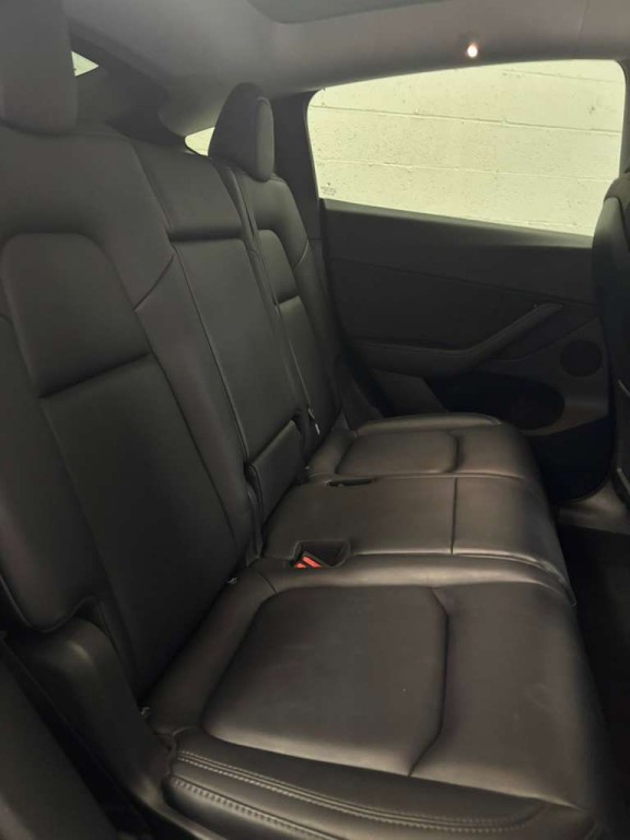 2023 Tesla Model Y Image 7