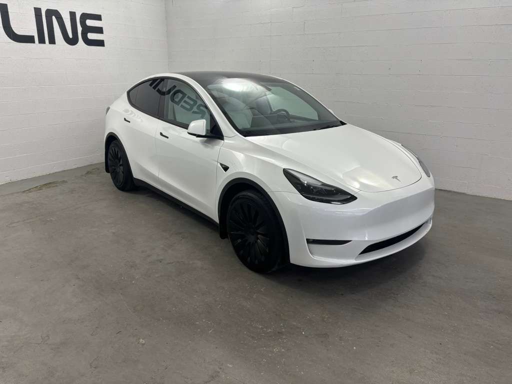 2023 Tesla Model Y Image 3