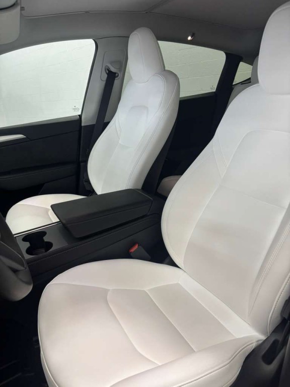 2023 Tesla Model Y Image 4