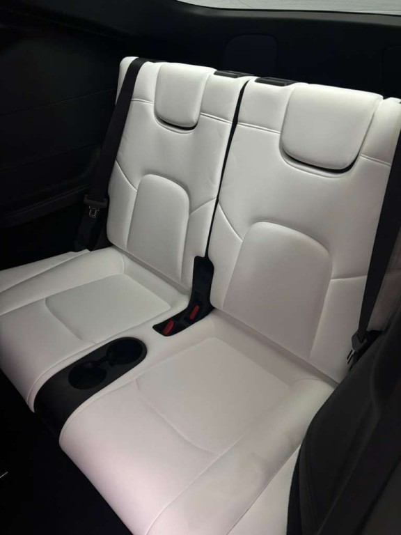 2023 Tesla Model Y Image 8