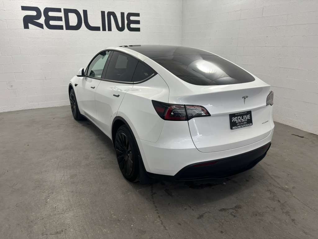 2023 Tesla Model Y Image 10