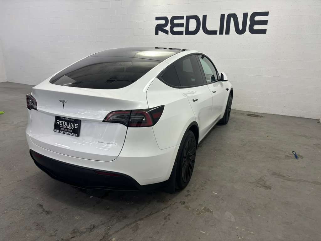 2023 Tesla Model Y Image 11