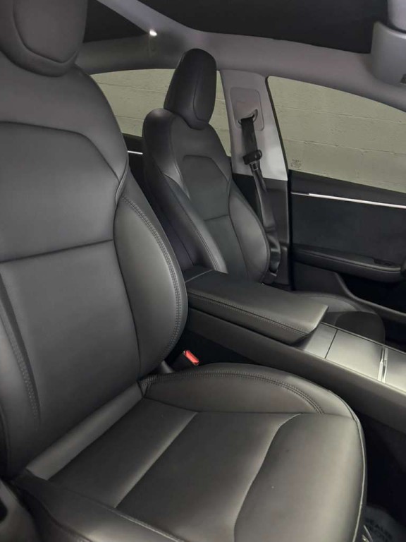 2024 Tesla Model 3 Image 5