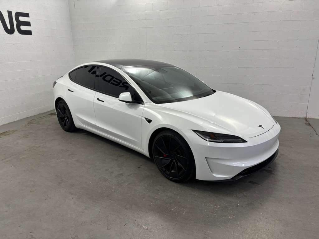 2024 Tesla Model 3 Image 2