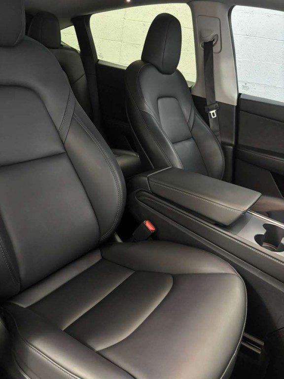 2023 Tesla Model Y Image 5