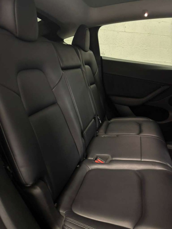 2023 Tesla Model Y Image 7