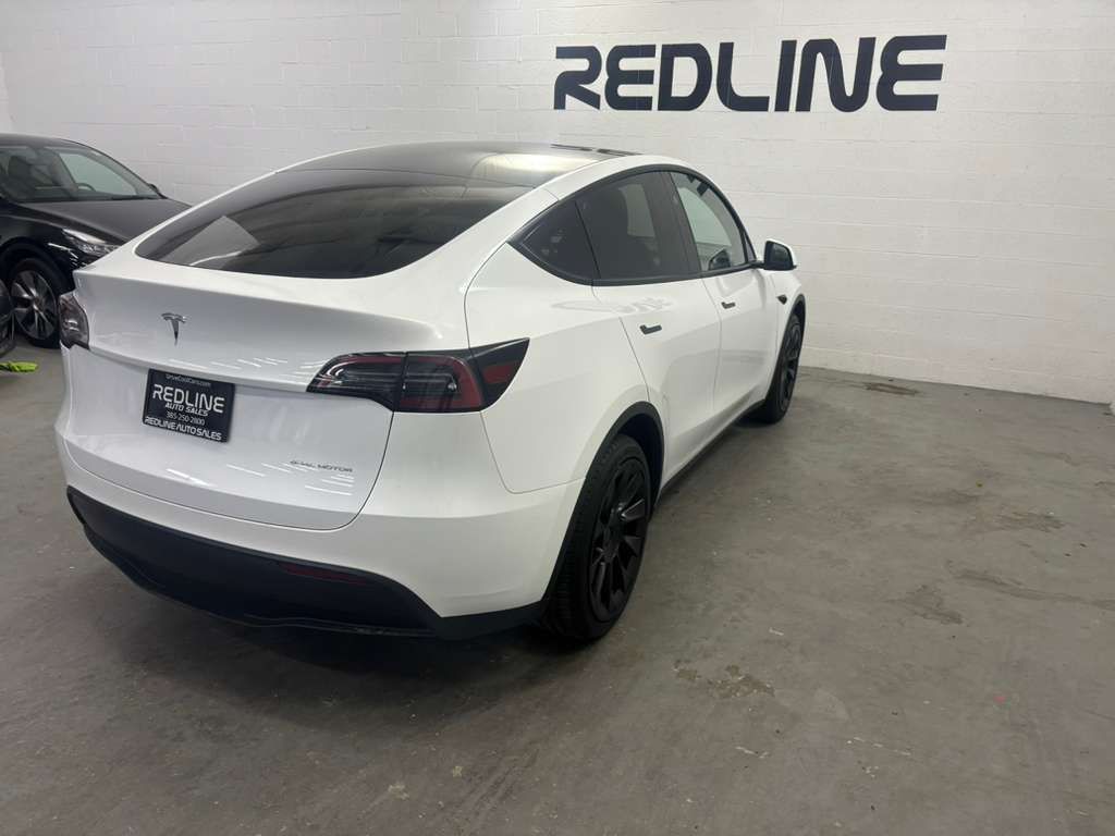 2023 Tesla Model Y Image 11