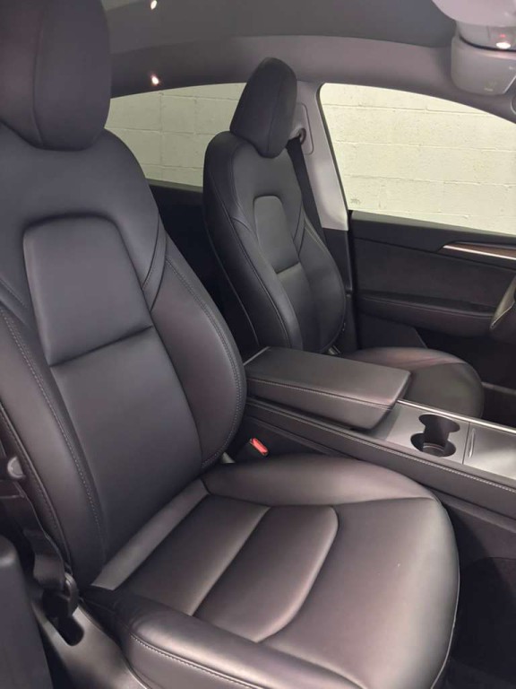 2024 Tesla Model Y Image 5