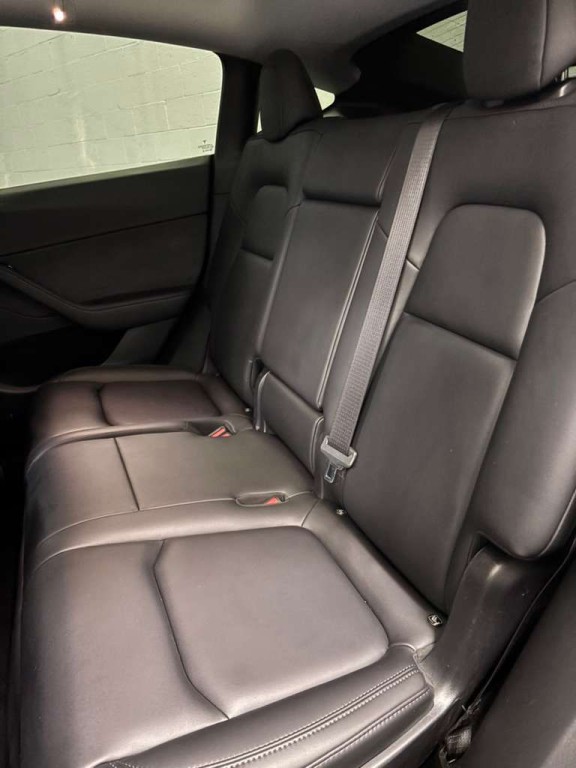 2024 Tesla Model Y Image 6