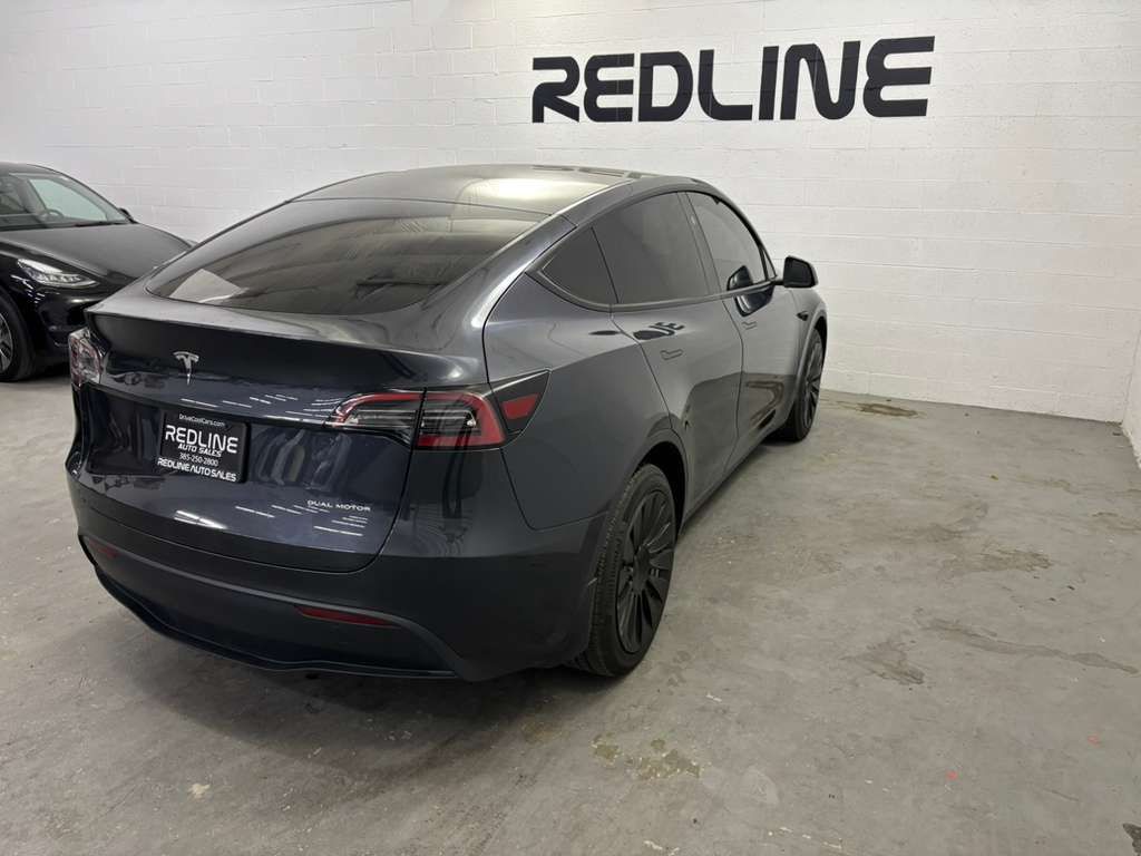 2024 Tesla Model Y Image 11
