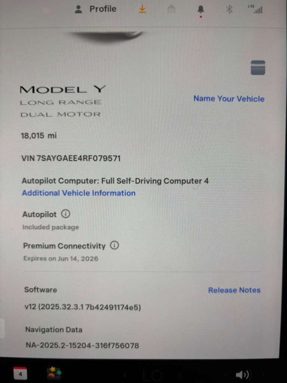 2024 Tesla Model Y Image 12