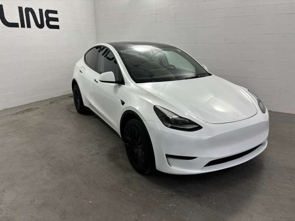 2024 Tesla Model Y Image 3