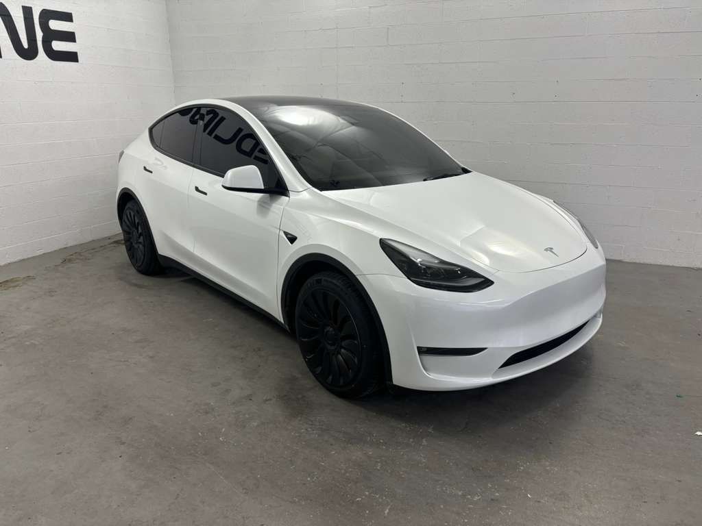 2023 Tesla Model Y Image 3