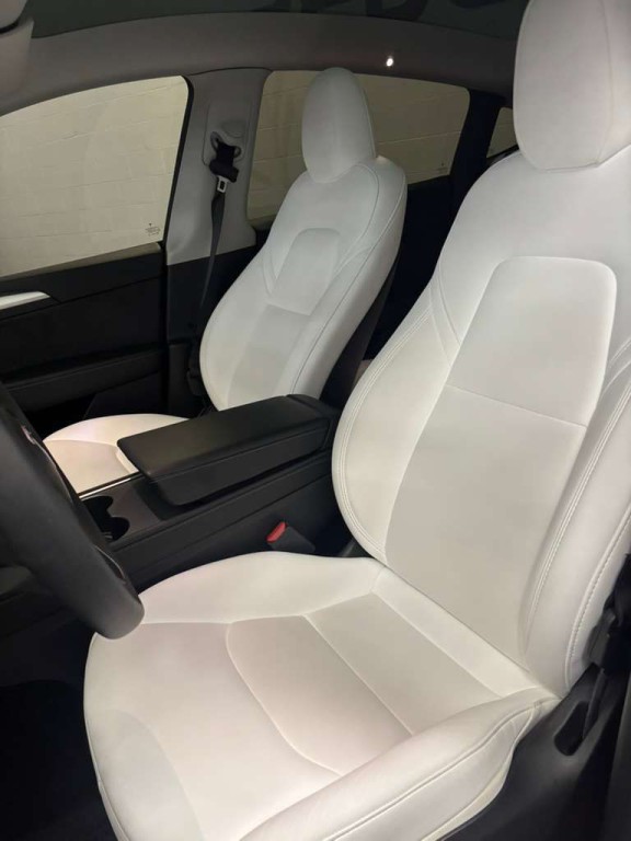 2023 Tesla Model Y Image 4