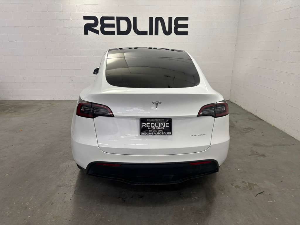 2023 Tesla Model Y Image 9