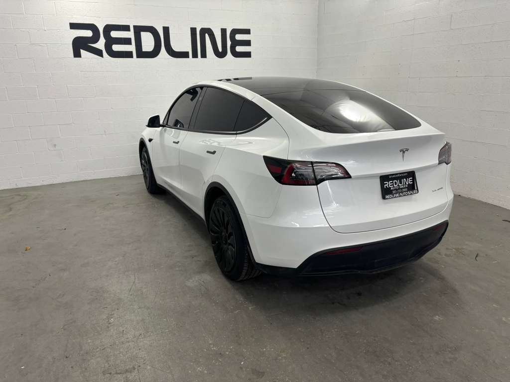2023 Tesla Model Y Image 10