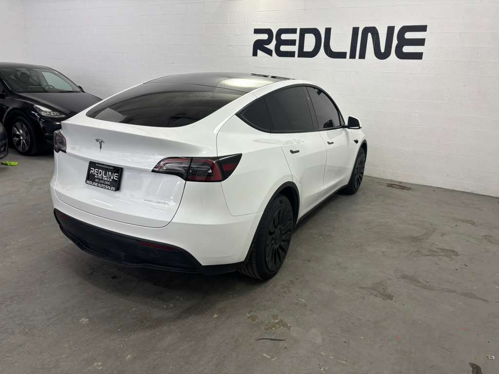 2023 Tesla Model Y Image 11