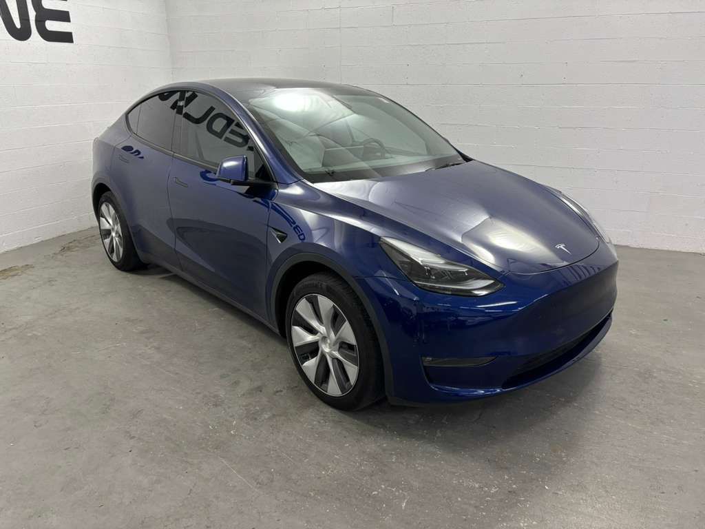 2023 Tesla Model Y Image 3