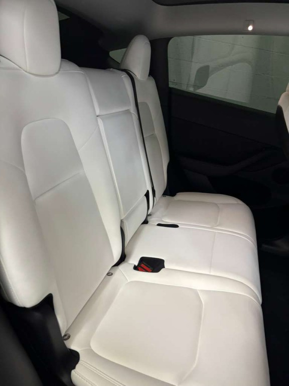 2023 Tesla Model Y Image 7
