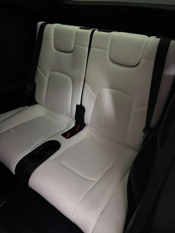 2023 Tesla Model Y Image 8