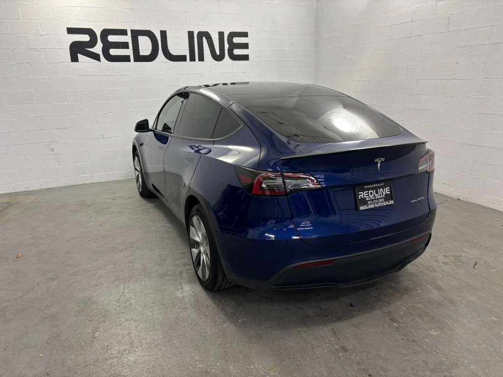 2023 Tesla Model Y Image 10