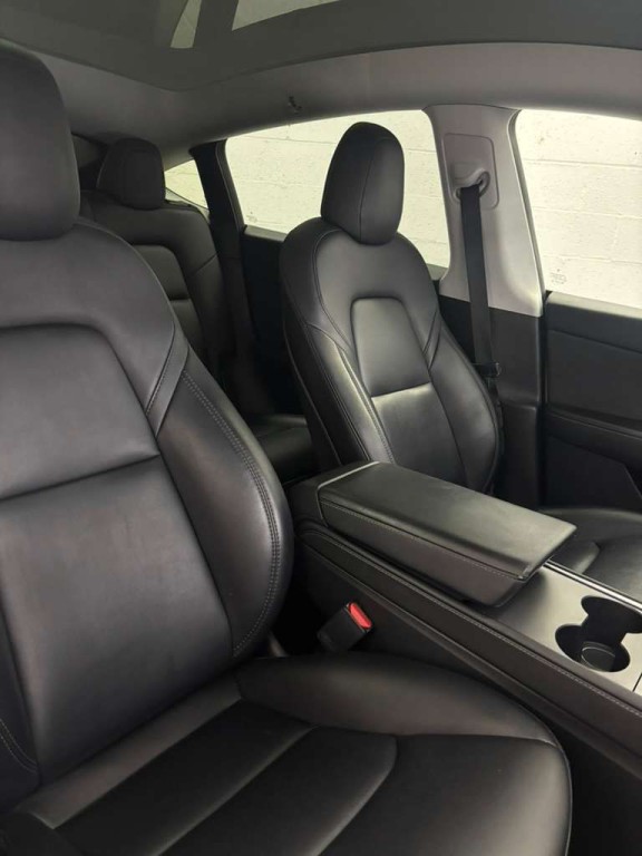 2023 Tesla Model Y Image 4