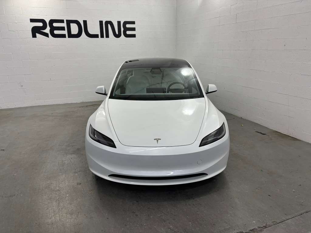 2025 Tesla Model 3 Image 2