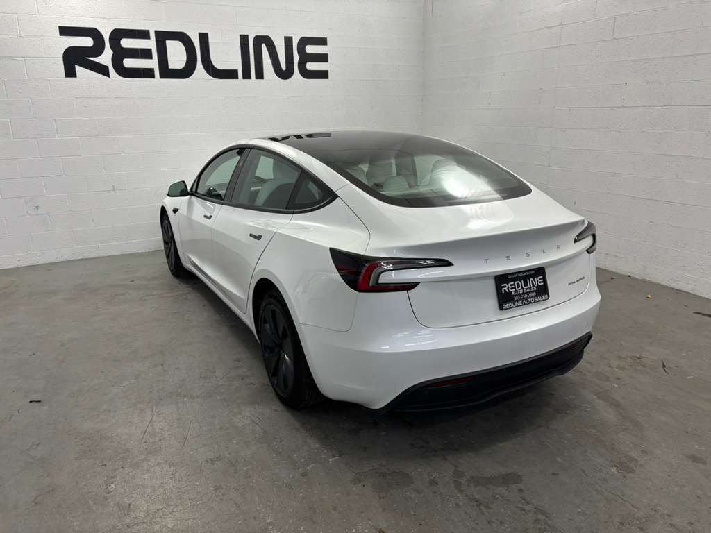 2025 Tesla Model 3 Image 9
