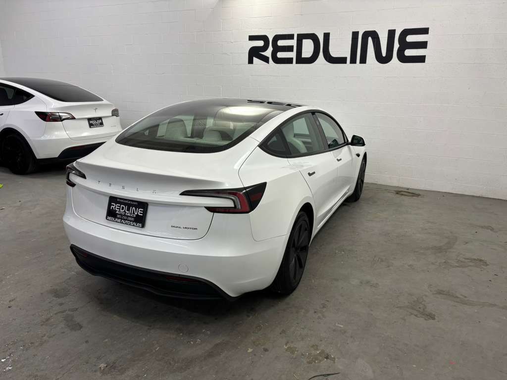 2025 Tesla Model 3 Image 10