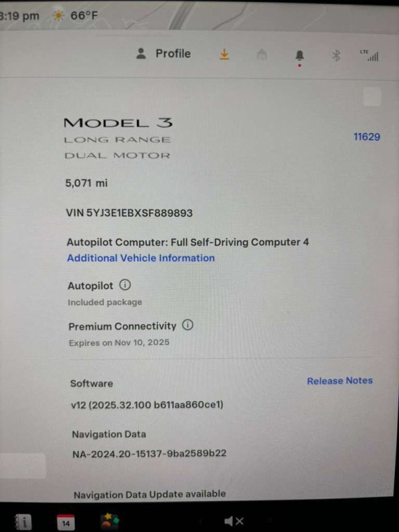 2025 Tesla Model 3 Image 11