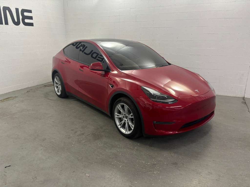 2023 Tesla Model Y Image 3