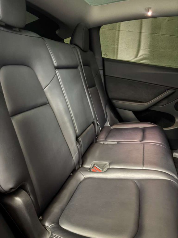 2023 Tesla Model Y Image 7