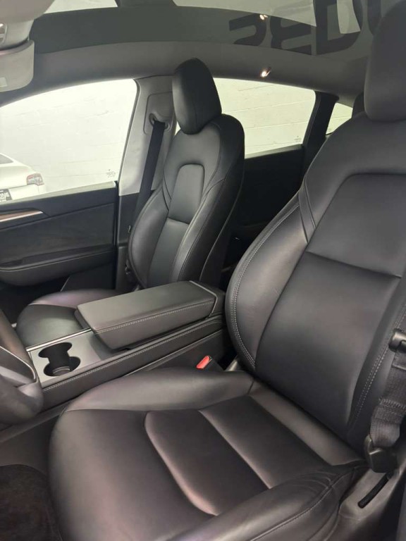 2023 Tesla Model Y Image 4