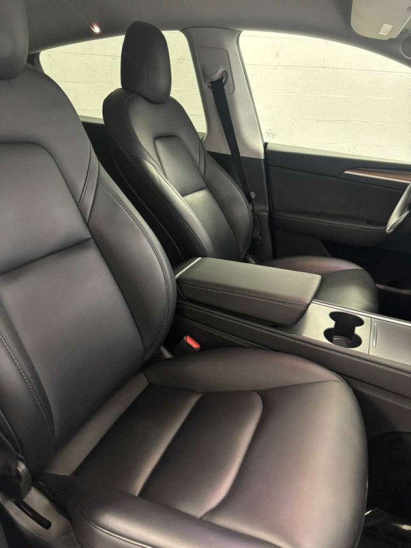 2023 Tesla Model Y Image 5