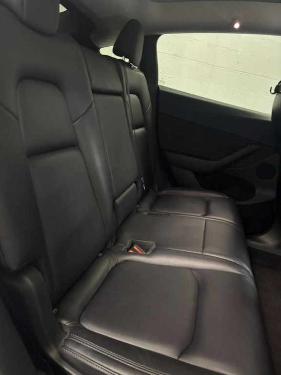 2023 Tesla Model Y Image 7