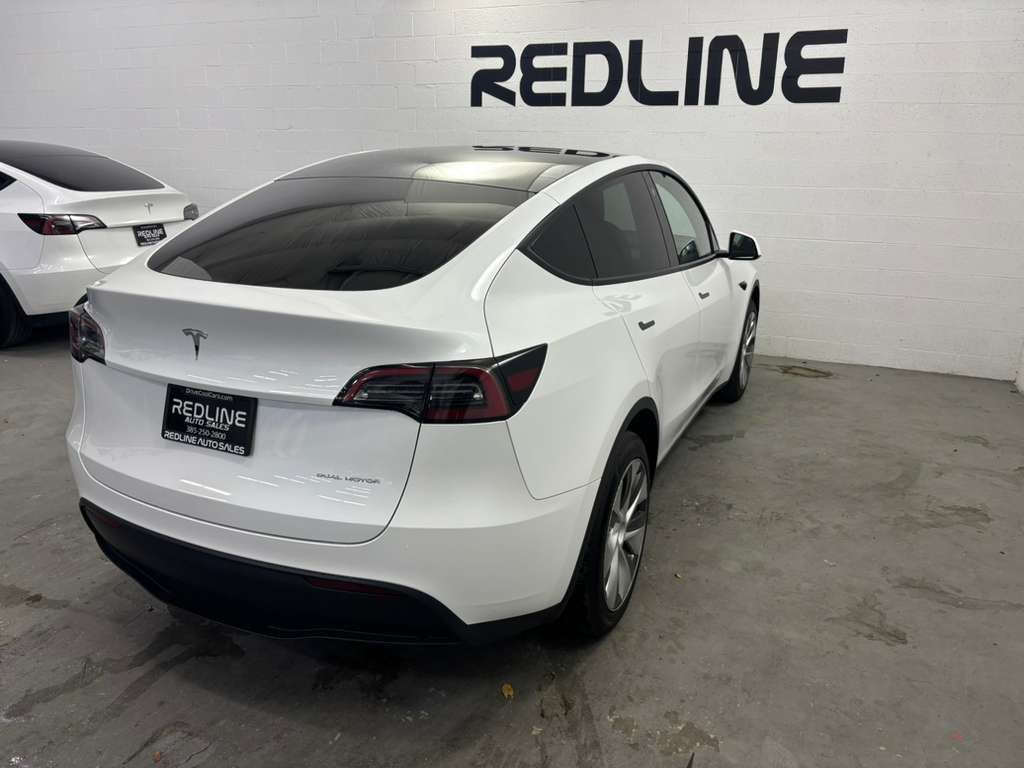 2023 Tesla Model Y Image 11