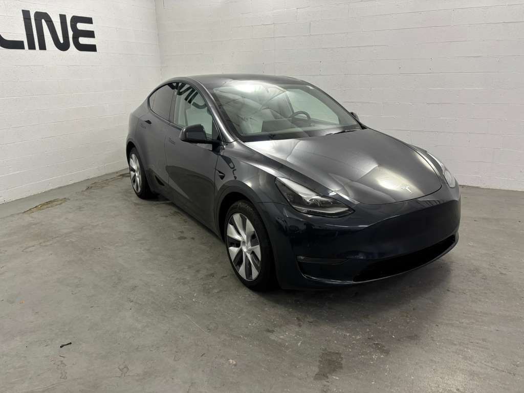2024 Tesla Model Y Image 2