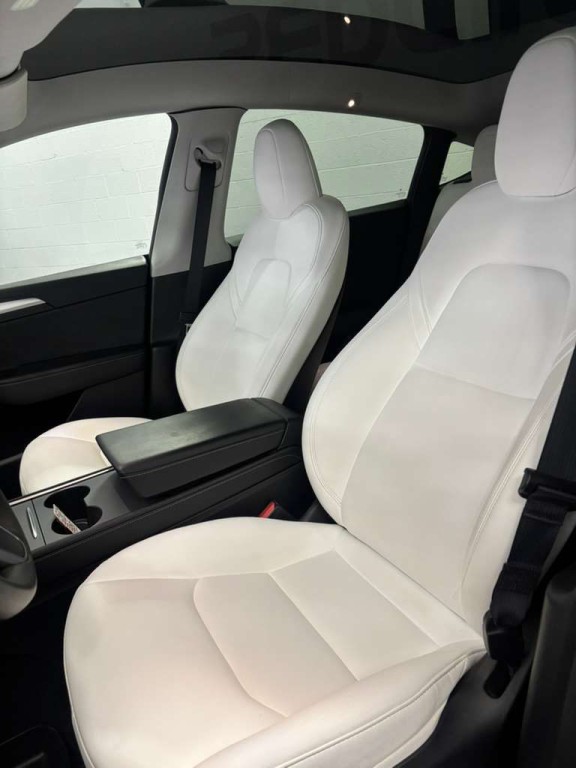 2024 Tesla Model Y Image 4