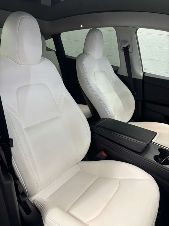 2024 Tesla Model Y Image 5