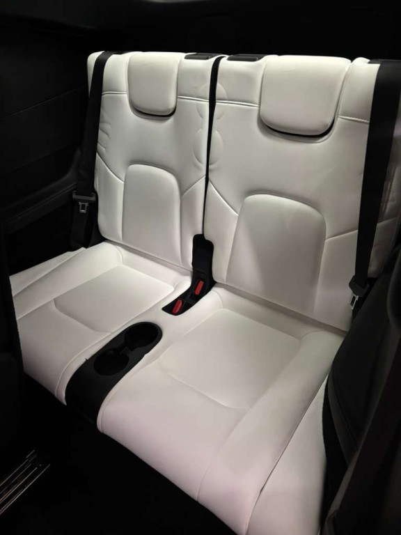 2024 Tesla Model Y Image 8