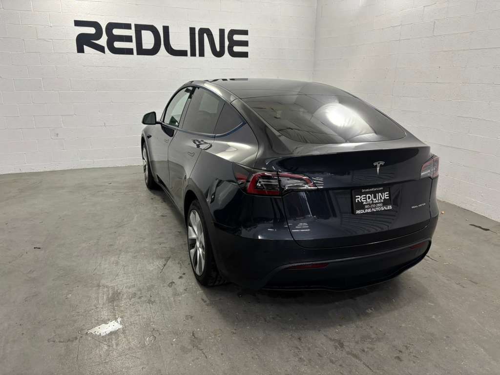 2024 Tesla Model Y Image 10