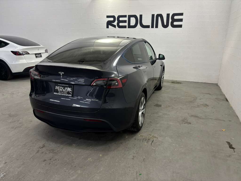 2024 Tesla Model Y Image 11