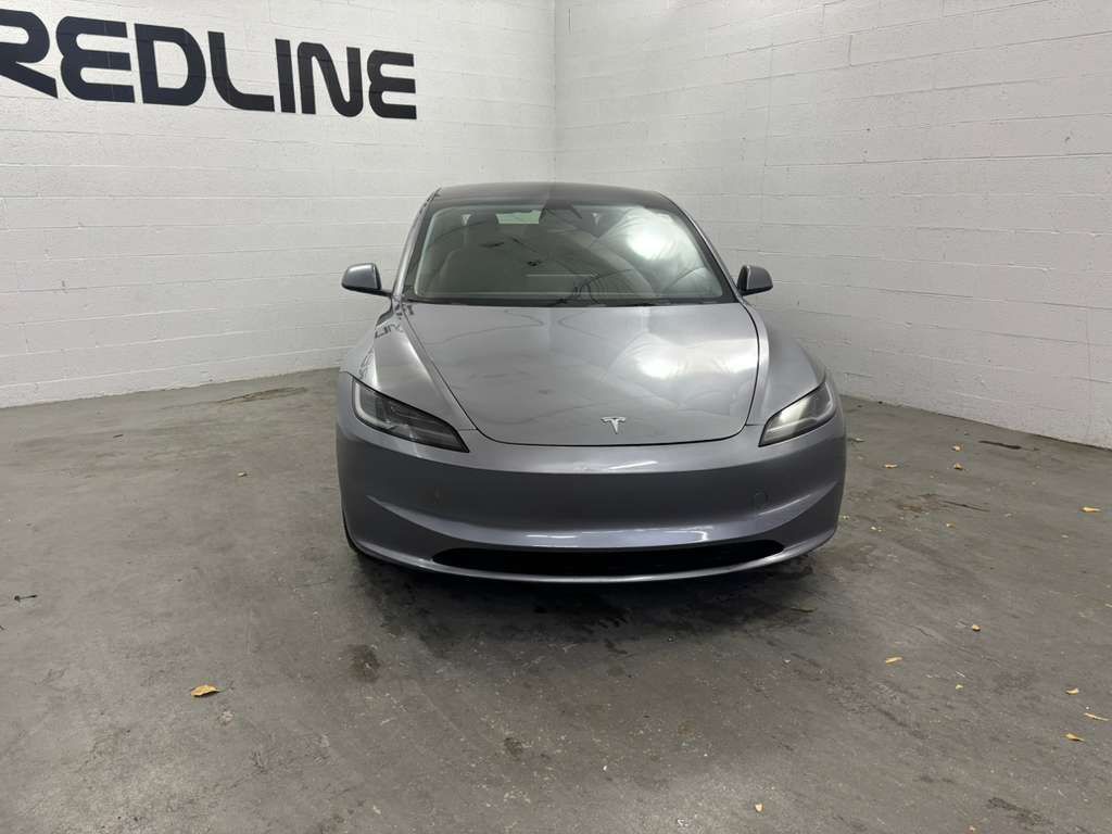 2025 Tesla Model 3 Image 2